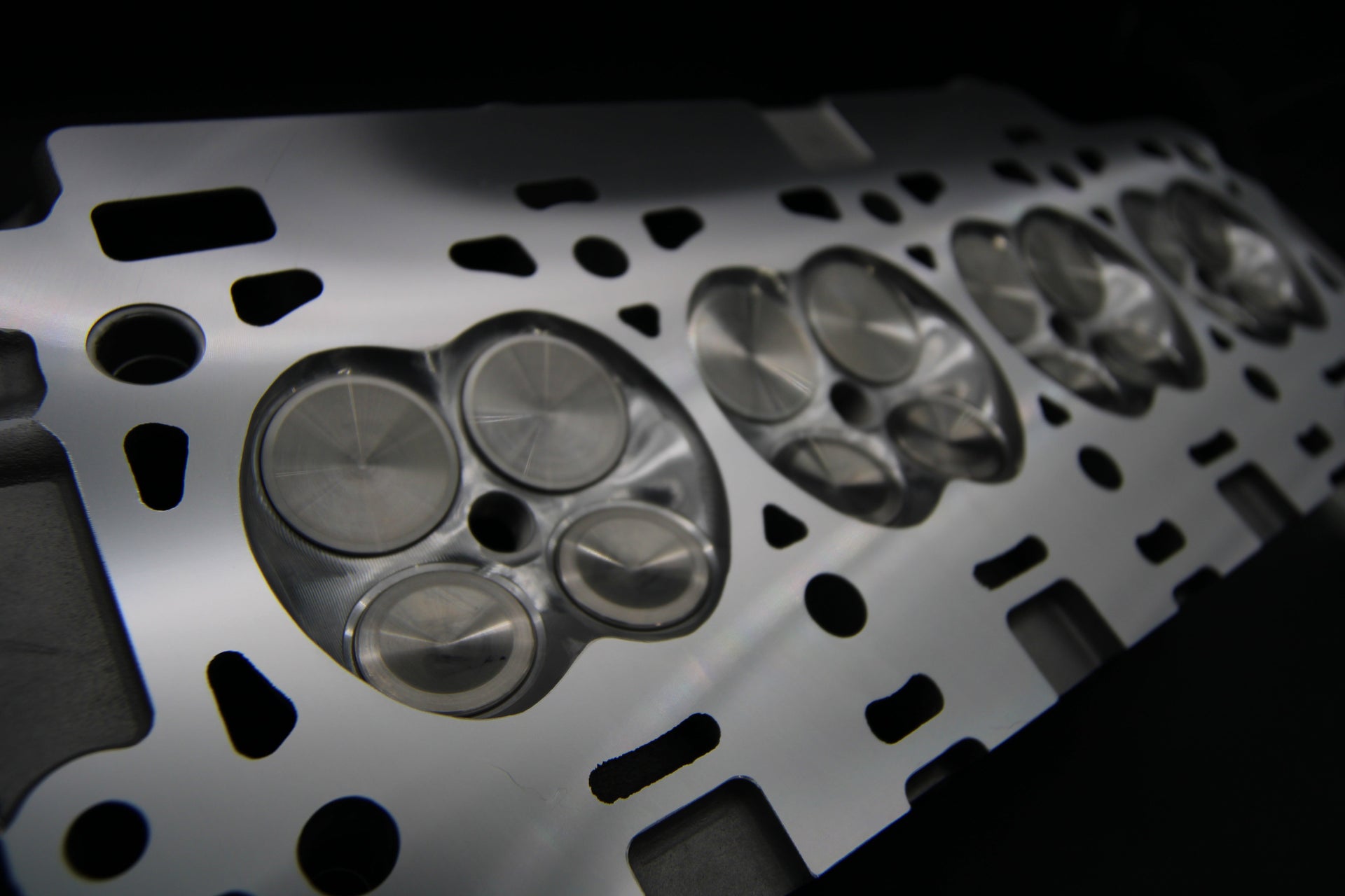 Ford Coyote/Voodoo Cylinder Head Builds